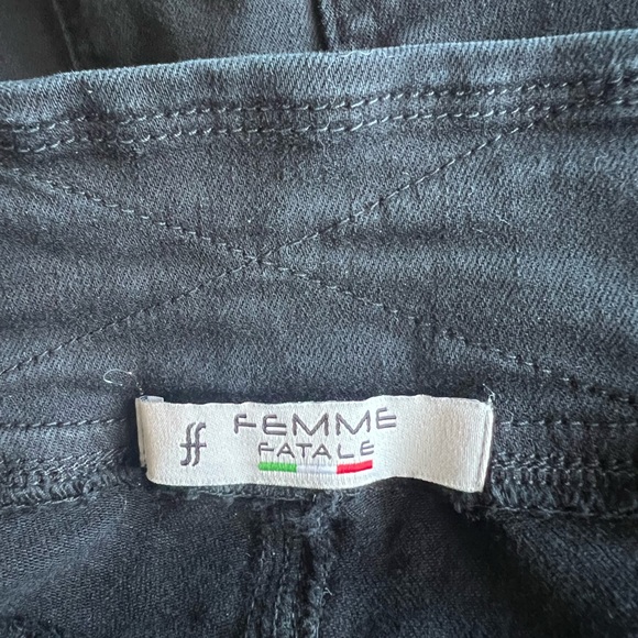 Femme Fatale Women's Black Skinny Pants 
Size M - Picture 5 of 11